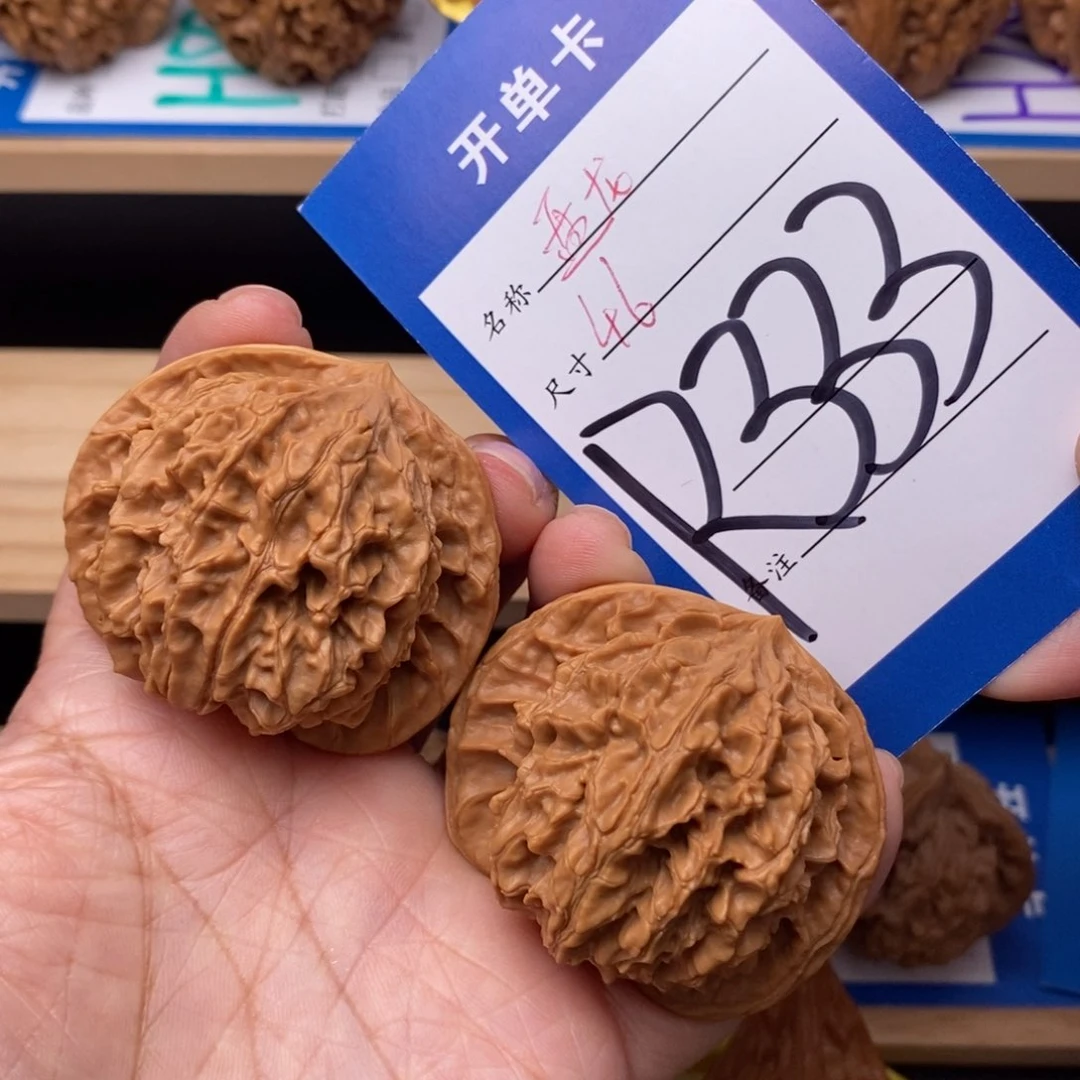 文玩核桃吊坠盘龙纹核桃