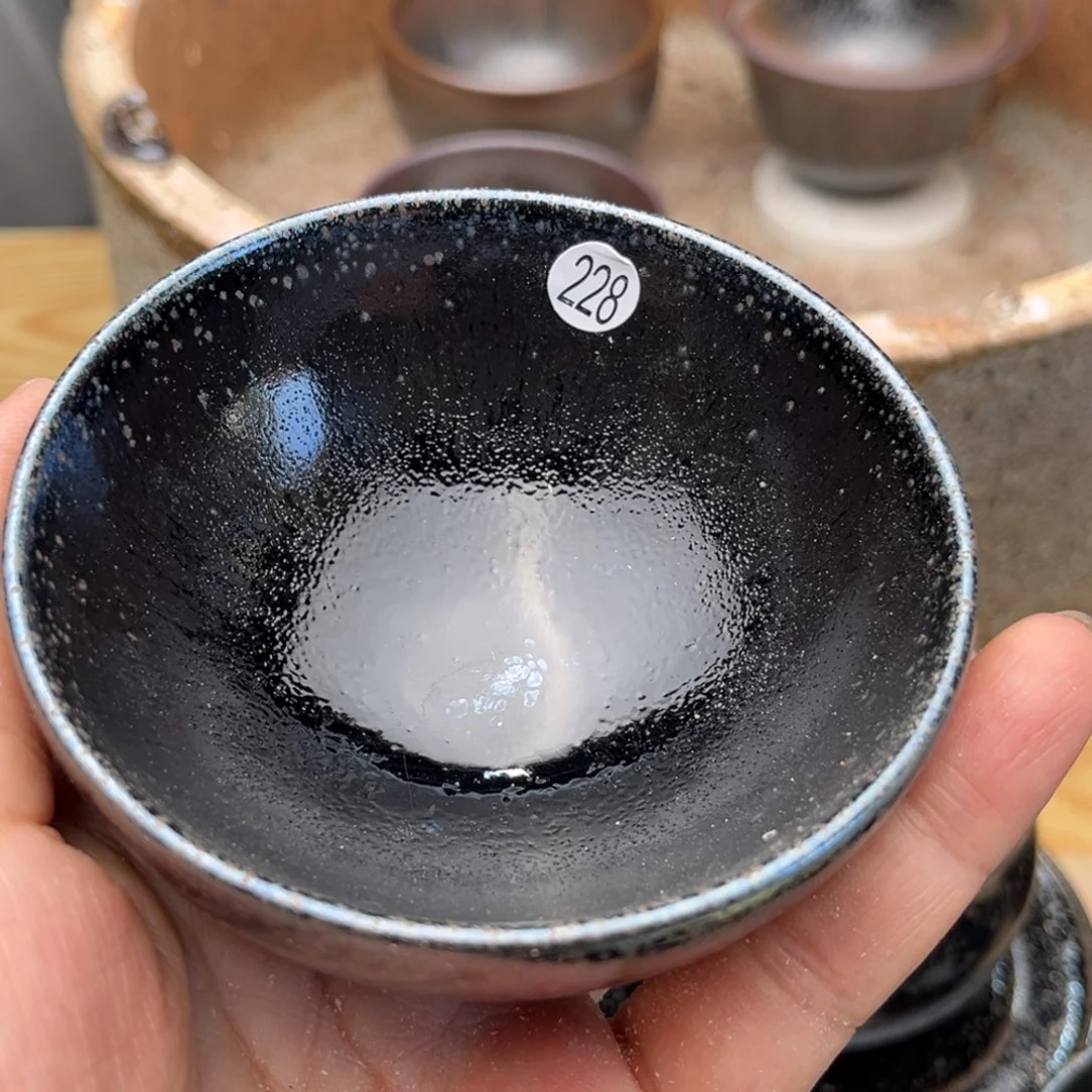 茶盏义兴龙窑坚持真柴烧