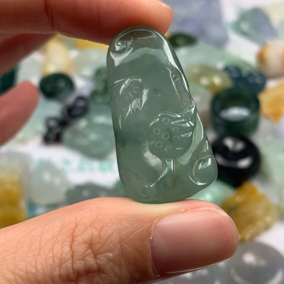 翡翠未镶嵌颈饰翡翠