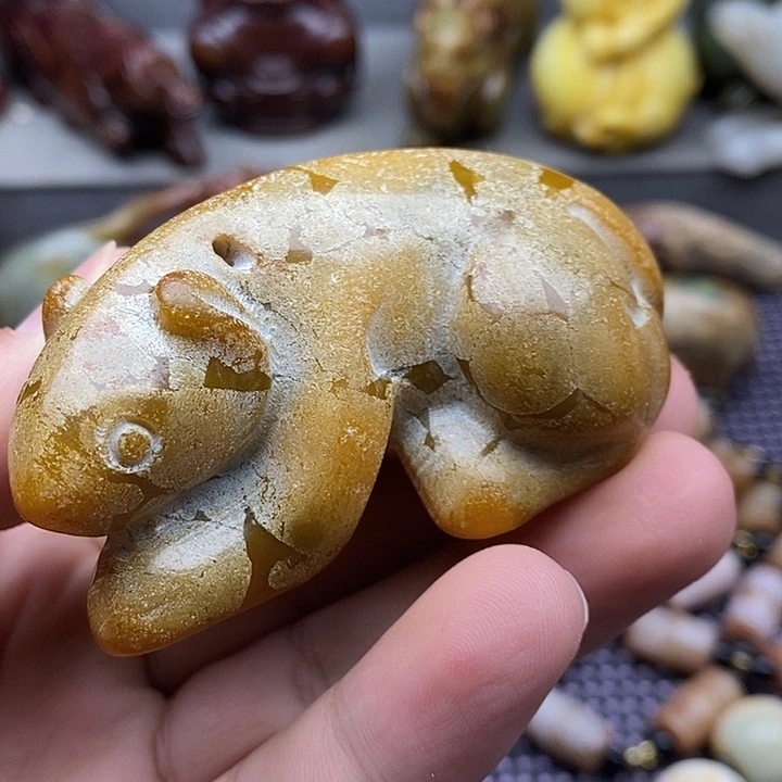 未镶嵌蛇纹石玉颈饰