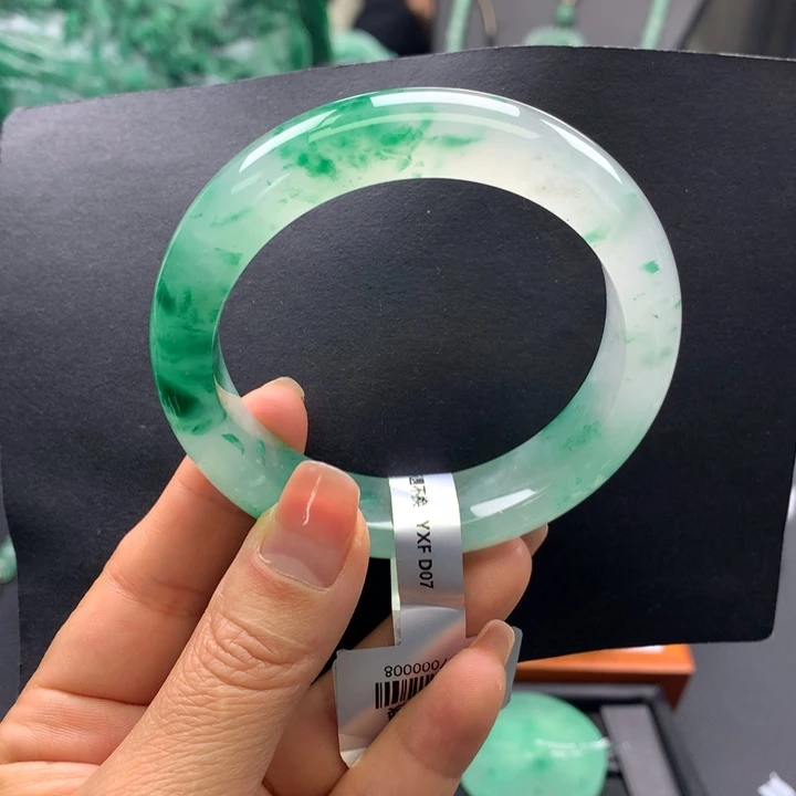 石英质玉未镶嵌手镯