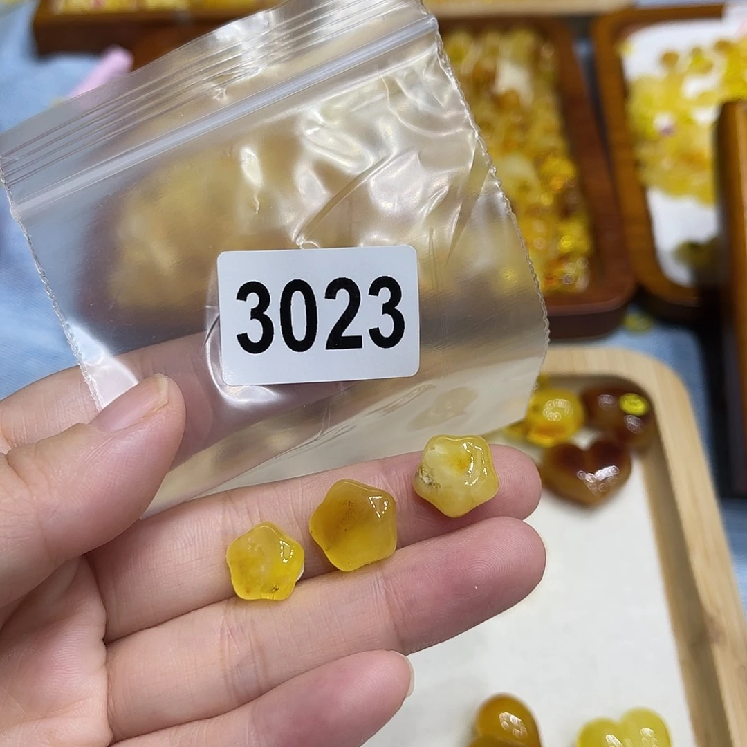 琥珀未镶嵌珠宝奇石