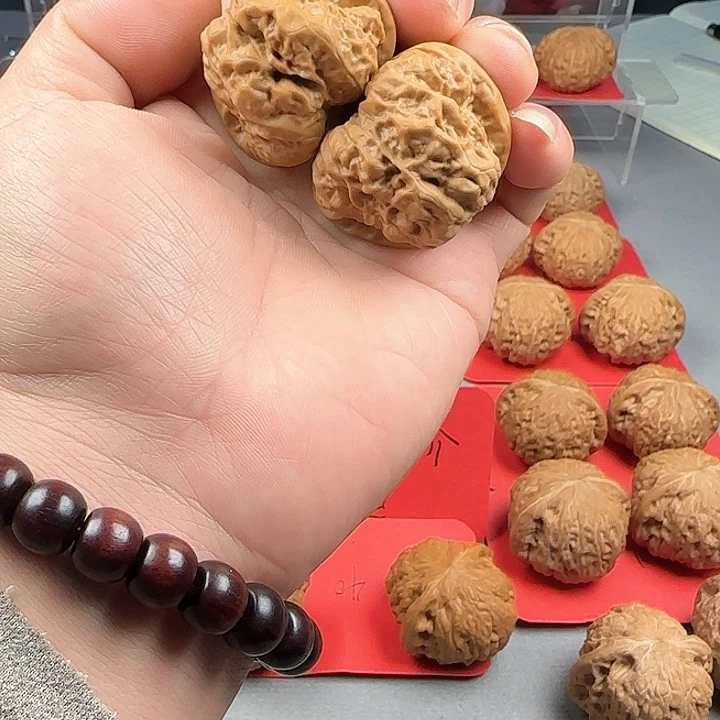 桃核把件9*1蛤蟆头文玩