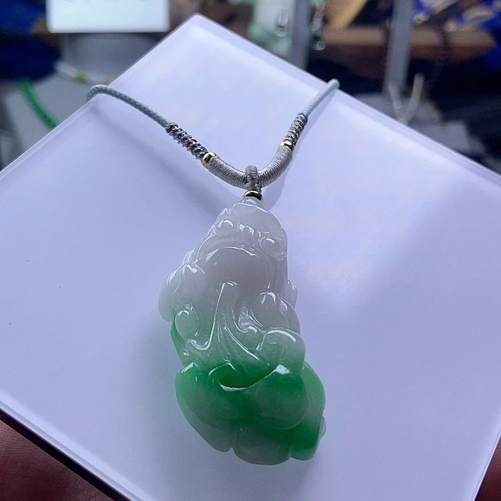 吊坠(赠链)未镶嵌翡翠