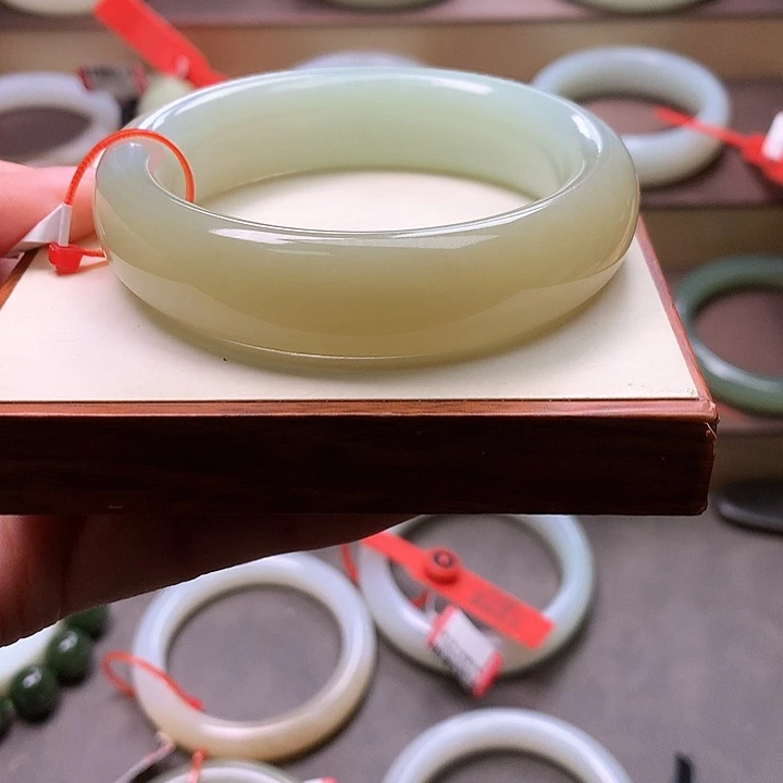 和田玉未镶嵌手镯59.5