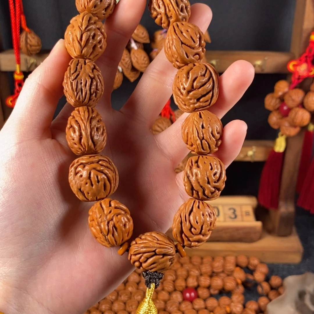 吊坠桃核桃枭手持12