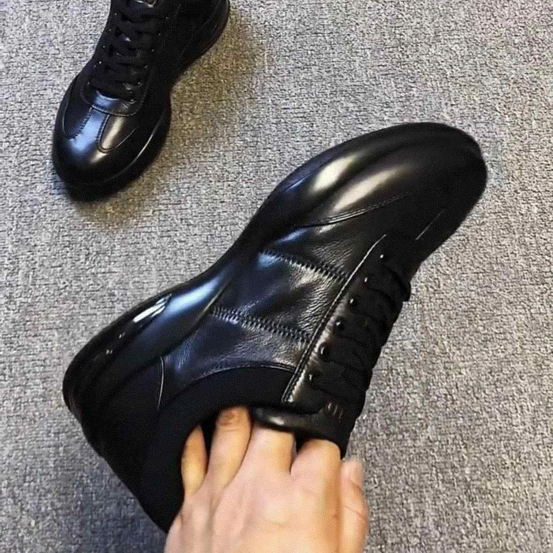 2025年时尚休闲软皮板鞋新款低帮一脚蹬男士黑色鞋韩版休闲男皮鞋