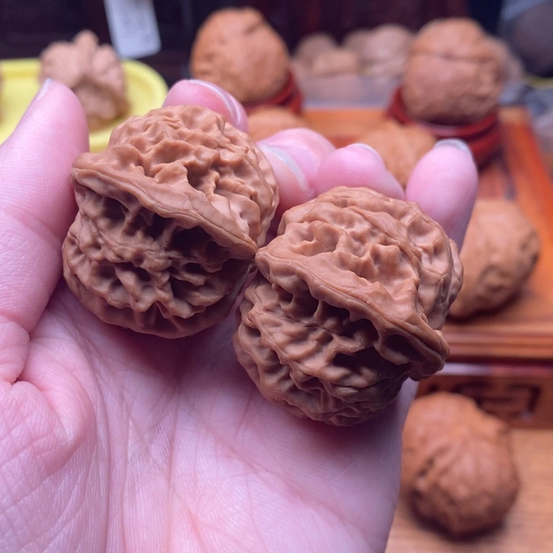 文玩核桃吊坠R****n秦闷39