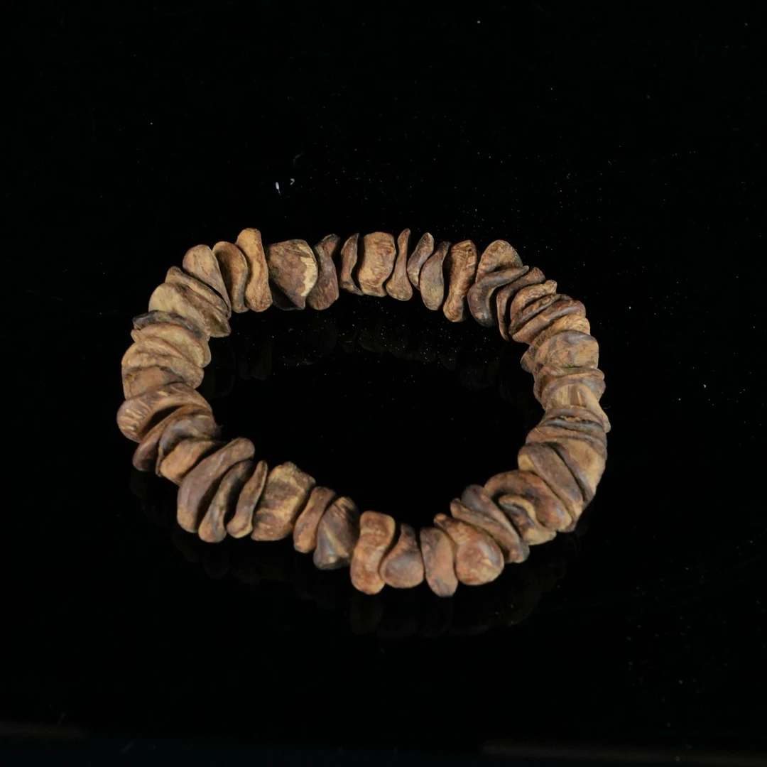B5632 达拉干土沉包头料9分沉手串 /15.87g