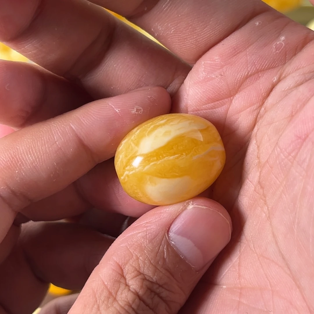 琥珀裸石未镶嵌豆****胶蜜蜡焦皮料枣珠