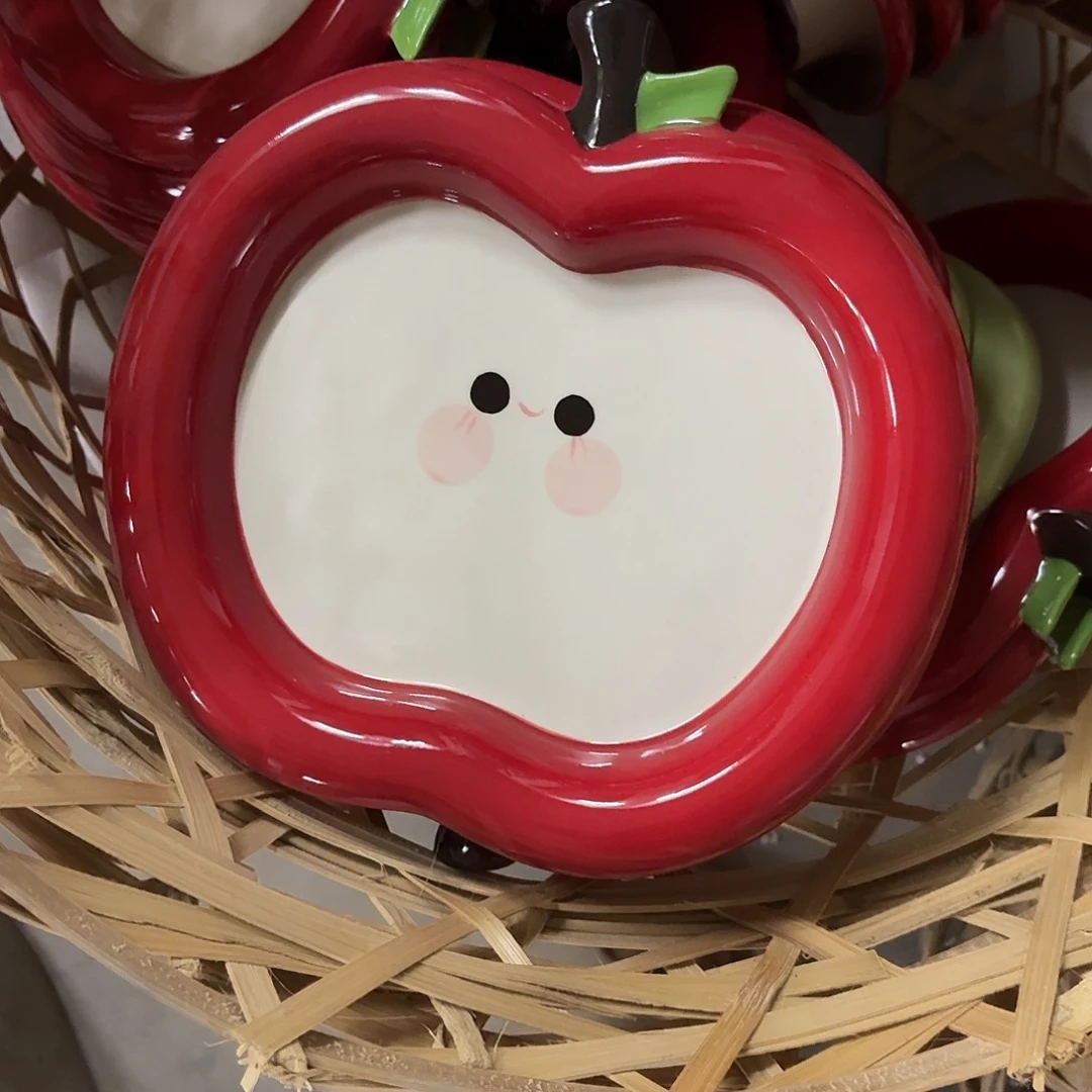 搪瓷微瑕红苹果盘一个