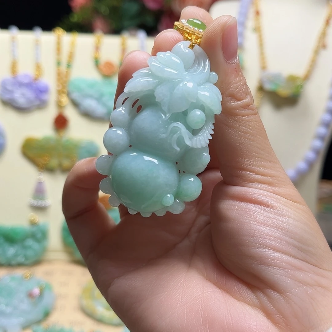 翡翠颈饰未镶嵌天然