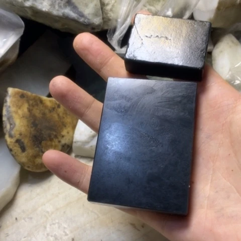 透闪石质玉未镶嵌珠宝半成品真**人