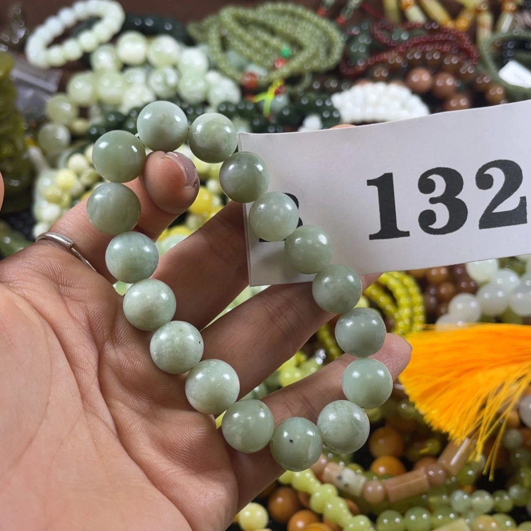 未镶嵌蛇纹石玉手链