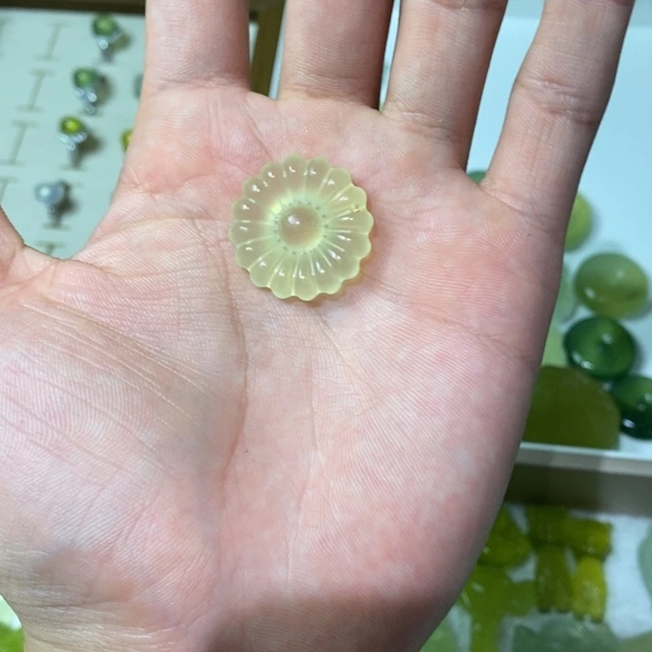 未镶嵌蛇纹石玉吊坠(不含链)66