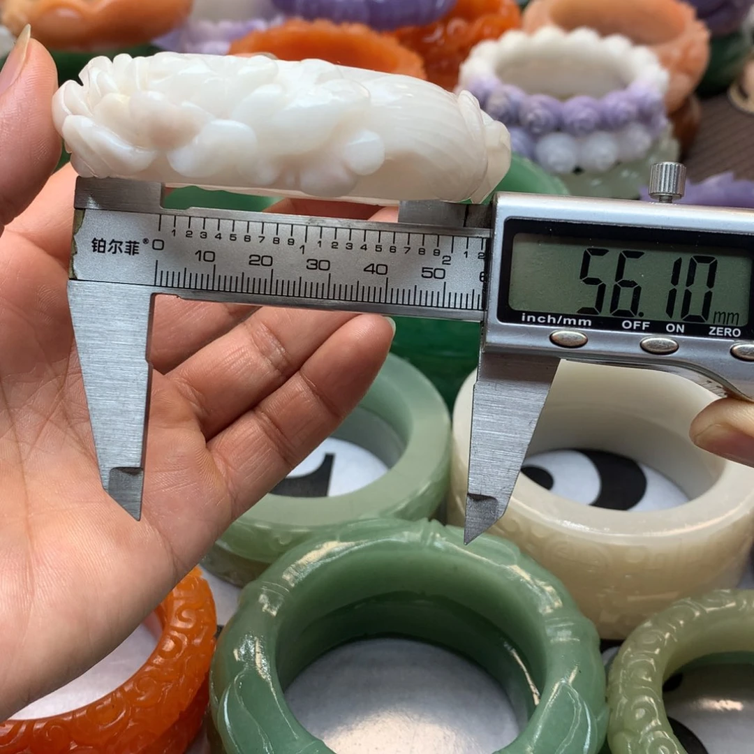 未镶嵌手镯石英质玉