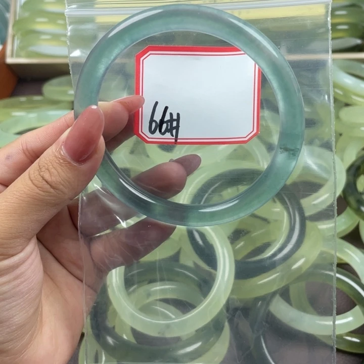 孤***妞未镶嵌蛇纹石玉手镯