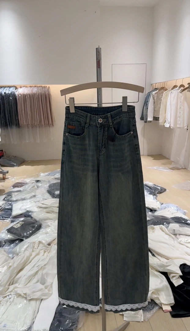 韩系简约蕾丝牛仔裤