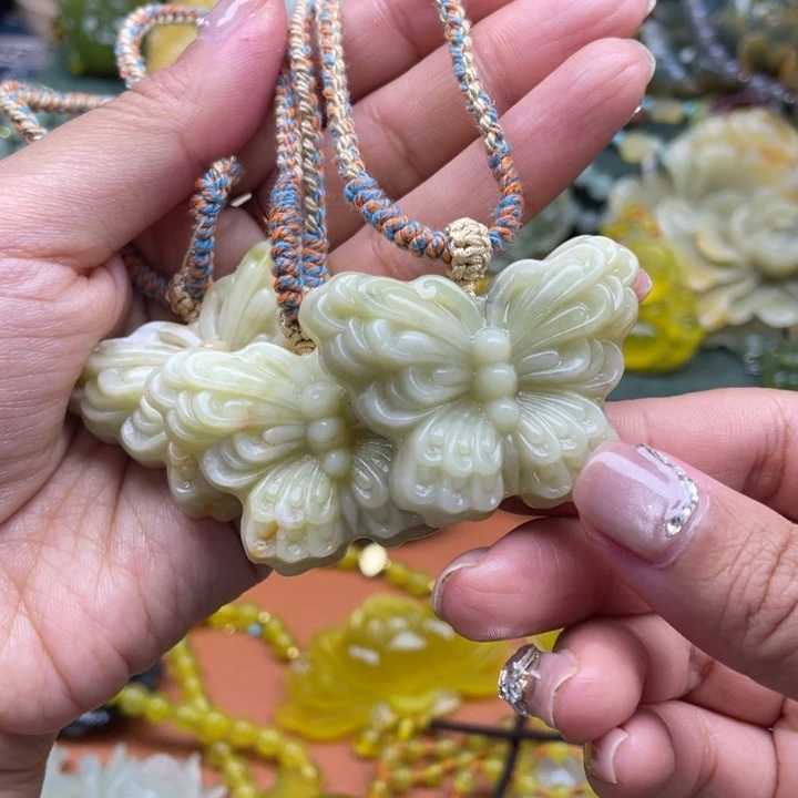 蛇纹石玉未镶嵌吊坠