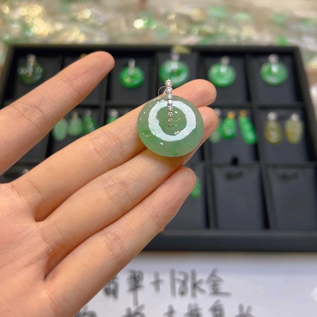 翡翠18K金镶嵌吊坠(不含链)