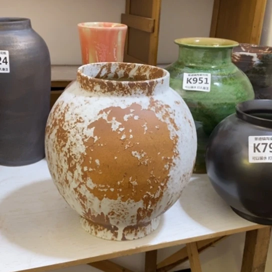 瓶高25。 12。景德镇陶瓷