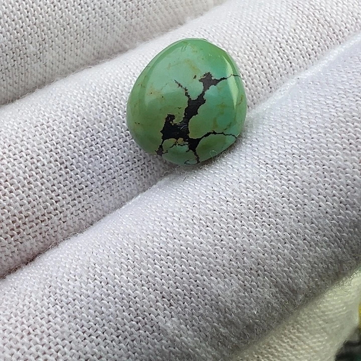 南红玛瑙未镶嵌珠宝奇石