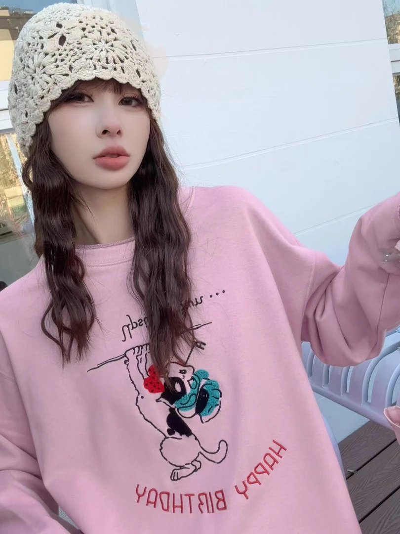 0439【春季新款】胸前刺绣仰头玩耍狗狗卡通休闲圆领卫衣