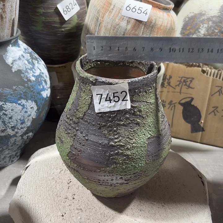 摆件高18，口8.5，无孔，7452