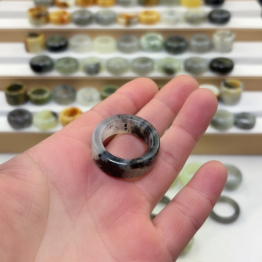 蛇纹石玉未镶嵌戒指