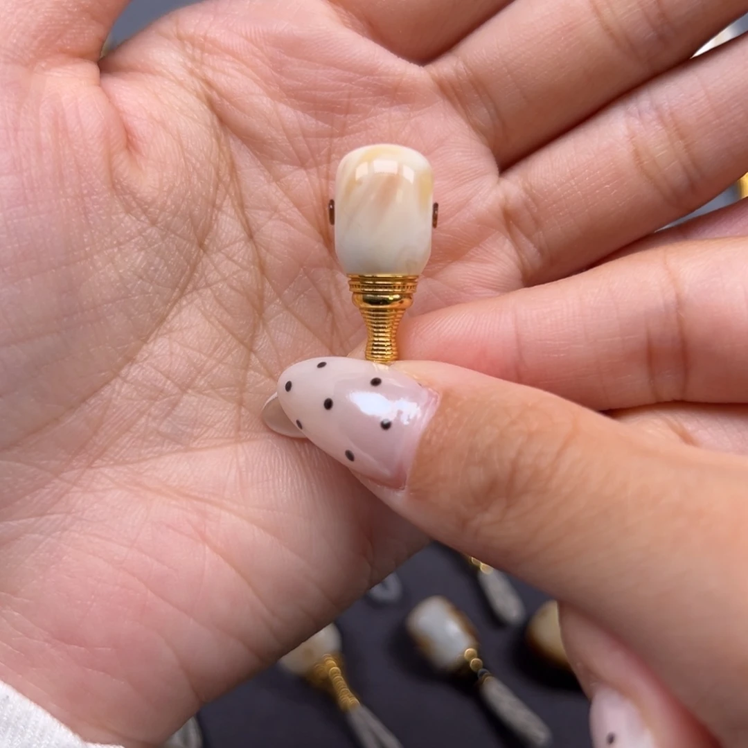 琥珀未镶嵌裸石10.5mm