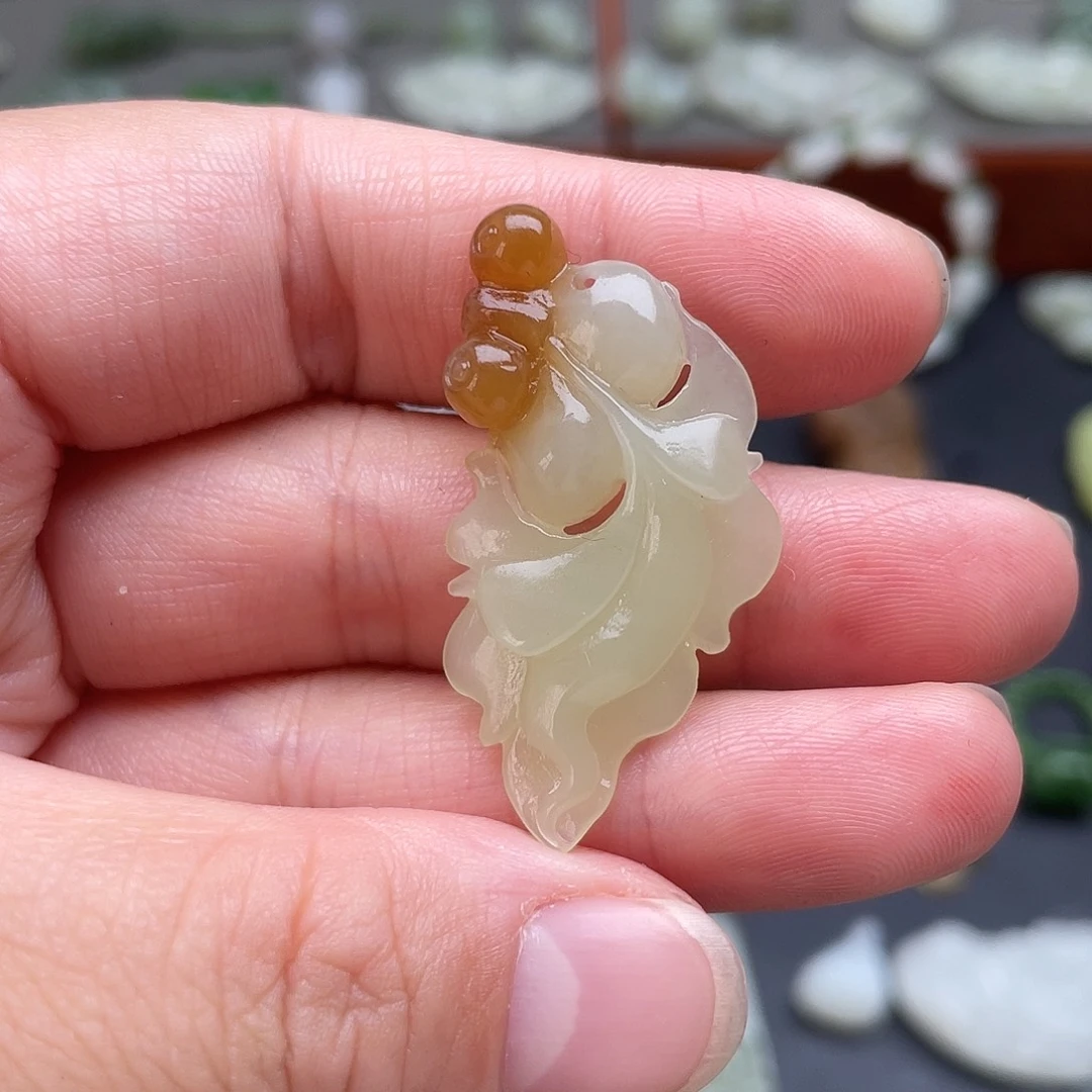 颈饰未镶嵌和田玉小金鱼小吊坠