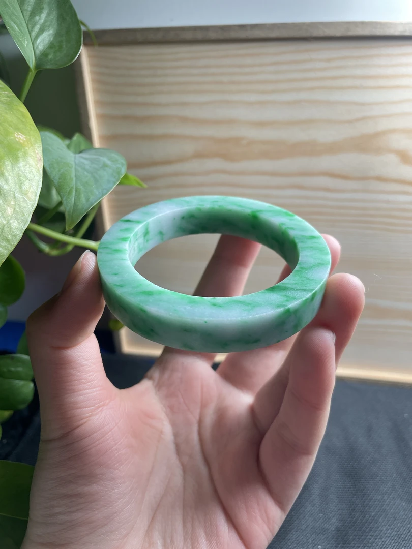 阳绿天然A货翡翠手镯定制