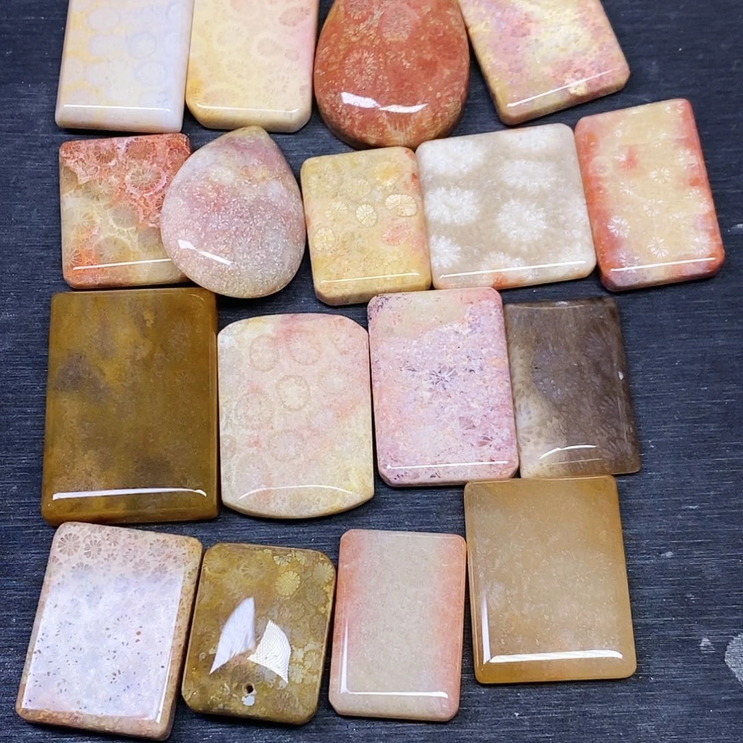 恒***君查罗石合金颈饰吊坠