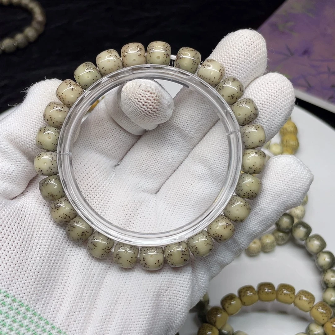 星月菩提吊坠23。9/8灰冰通体留白