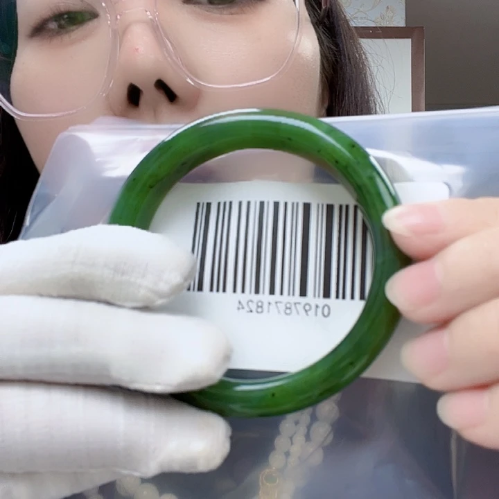 和田玉未镶嵌手镯微瑕6061