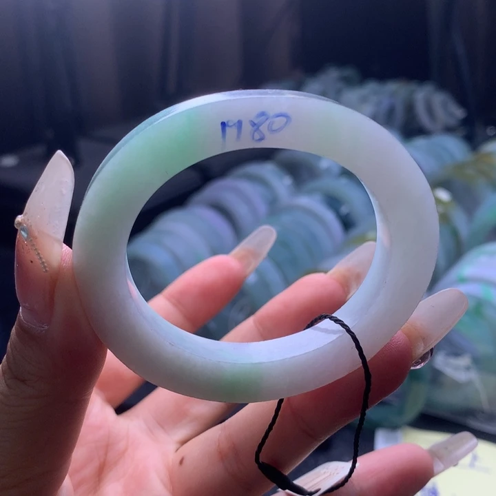 定制翡翠未镶嵌白底青强推50-54贵妃