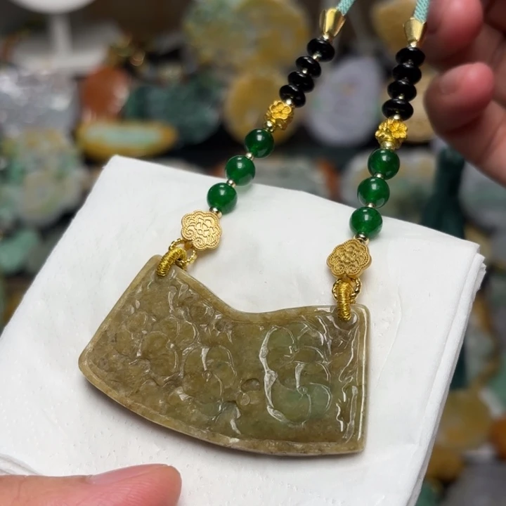 翡翠颈饰未镶嵌顺****吊坠