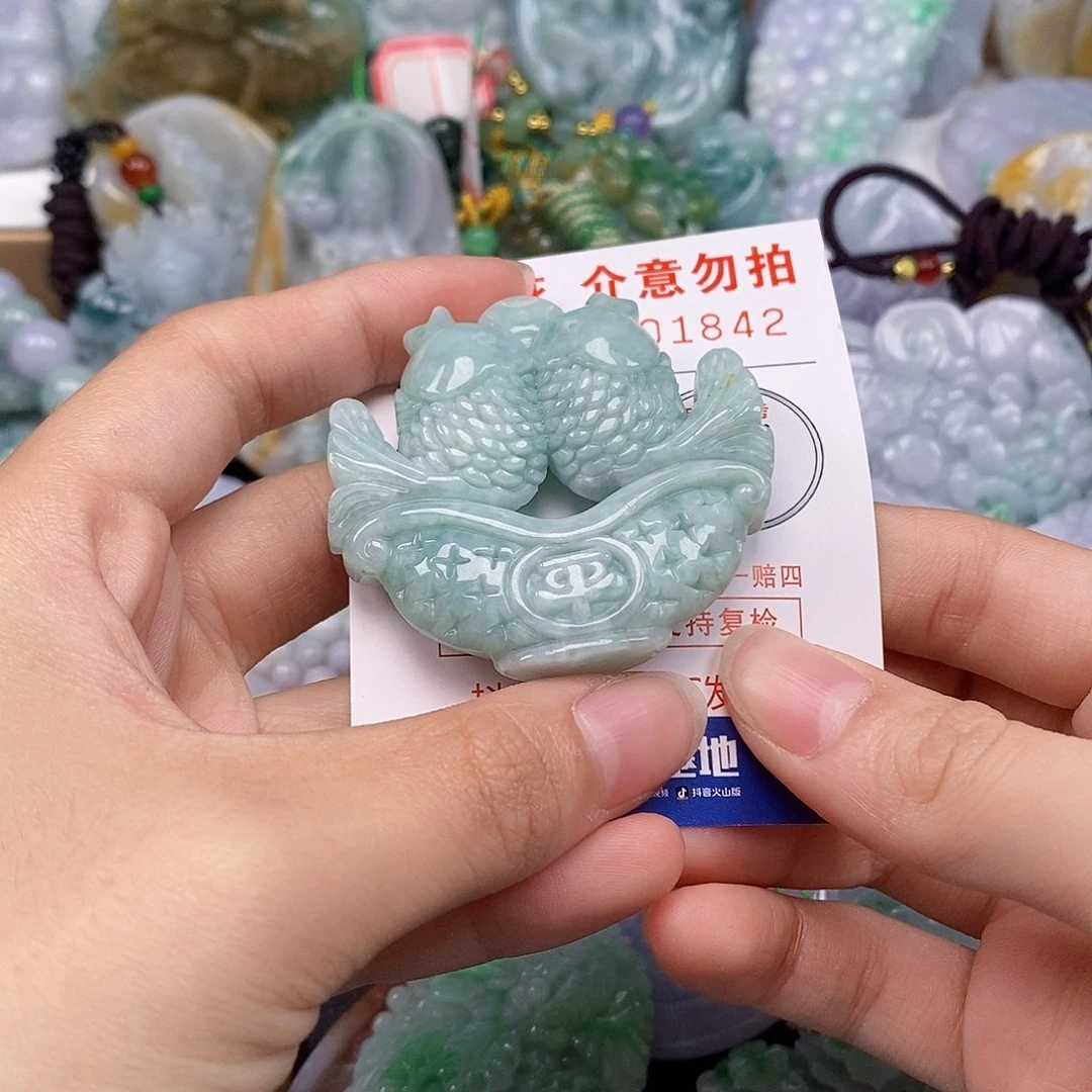吊坠(不含链)未镶嵌翡翠