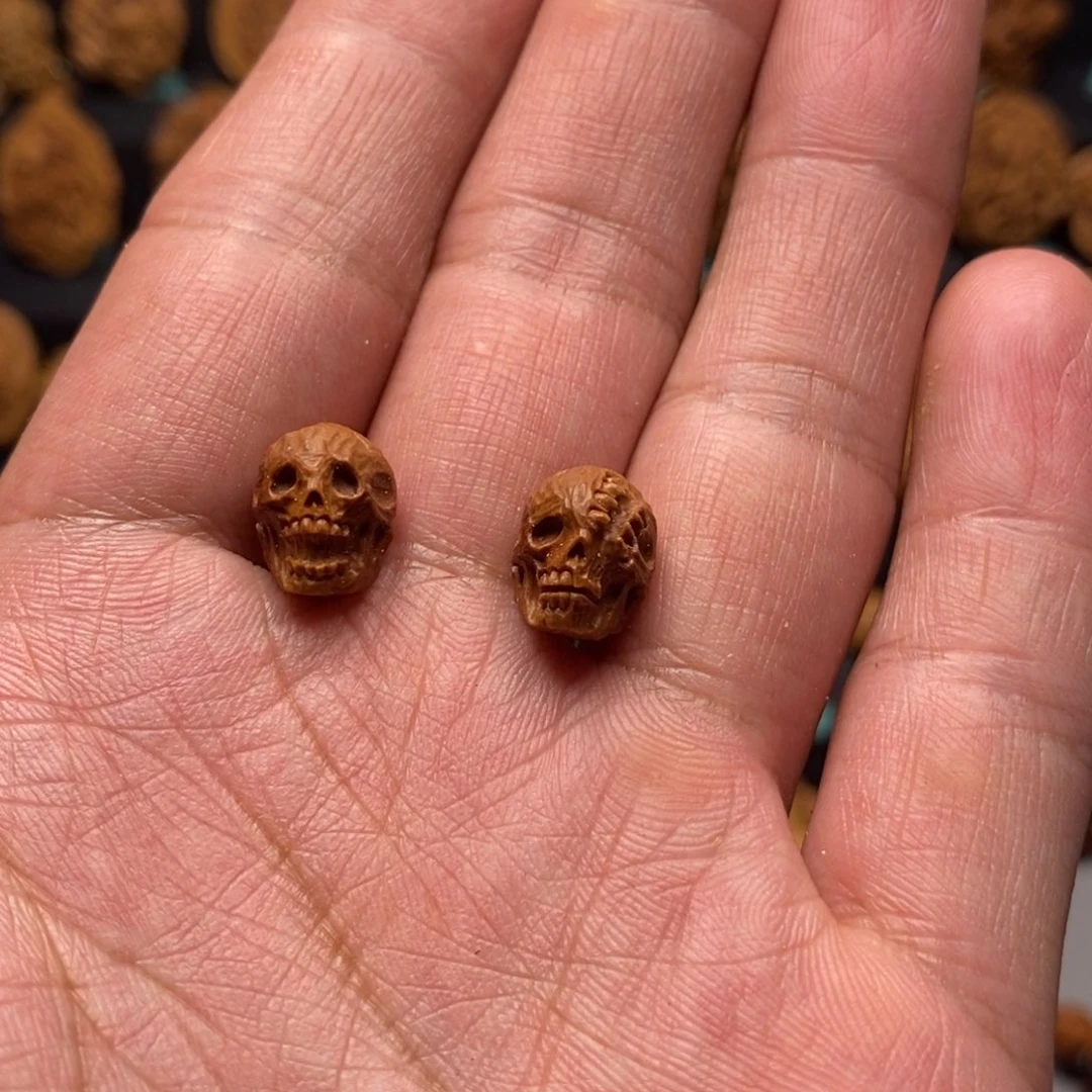 一对弟子珠骷髅头的