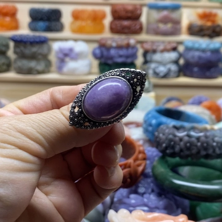 未镶嵌手镯石英质玉