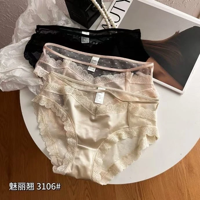 轻奢法式缎面蕾丝款短裤内裤女性感蕾丝随机款