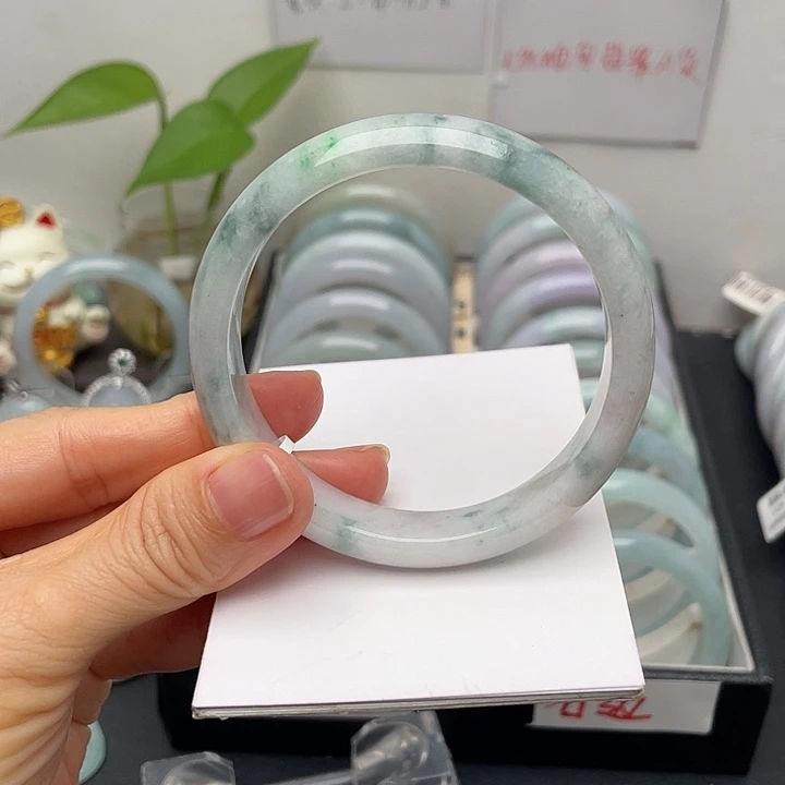 翡翠未镶嵌手镯57.5正圈