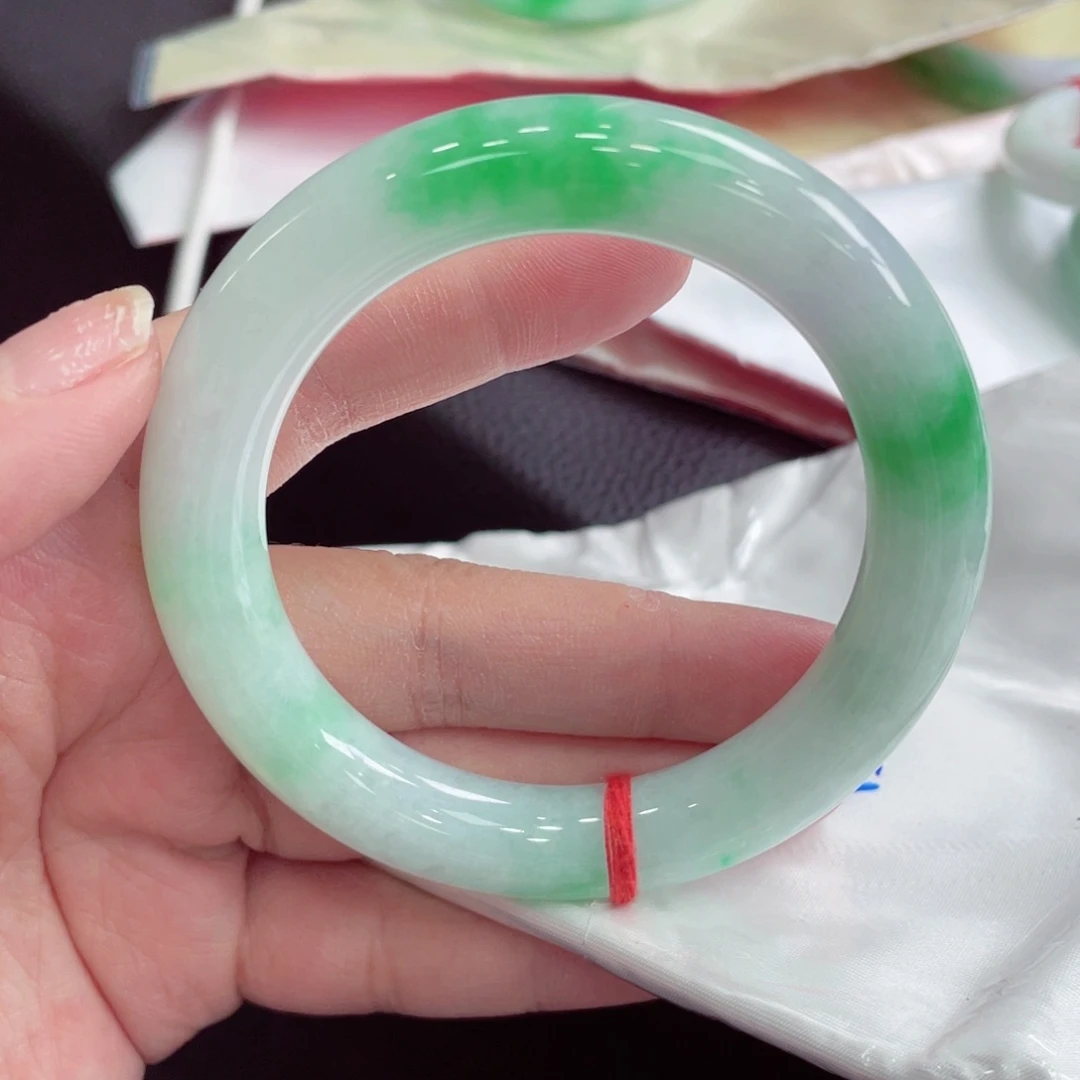 翡翠未镶嵌手镯翡翠