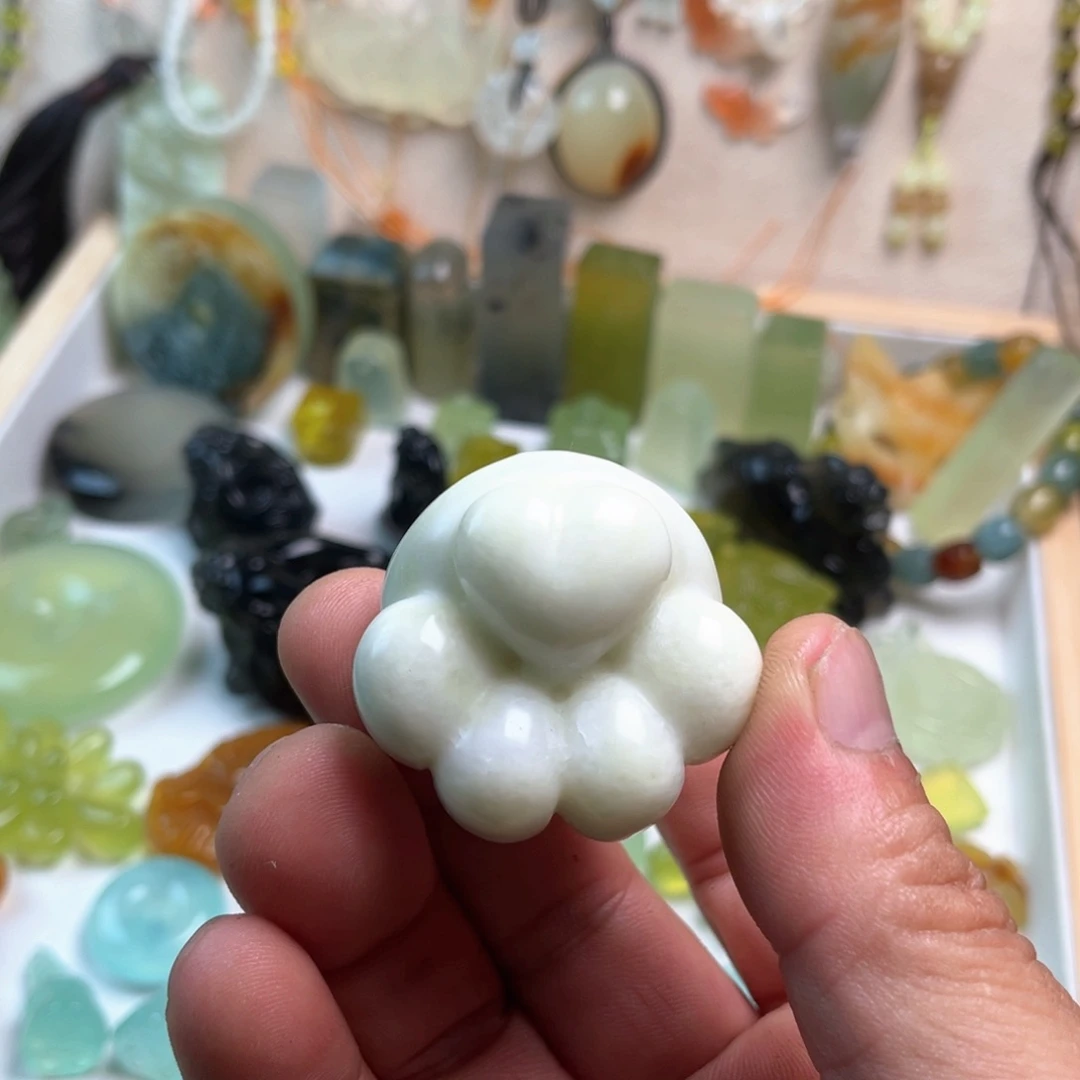 未镶嵌蛇纹石玉颈饰