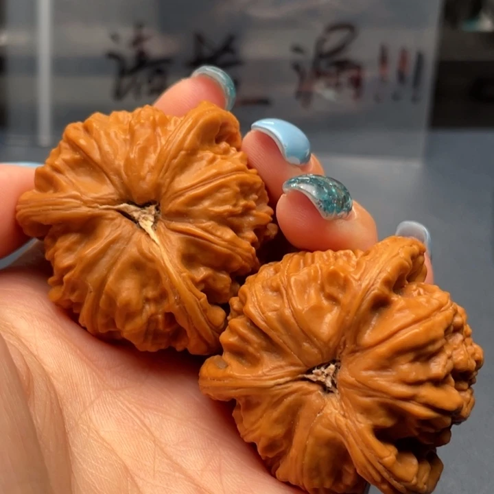 蟹***板文玩核桃吊坠白狮子