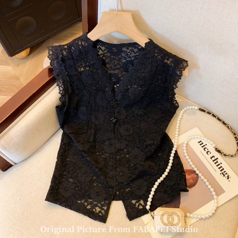 法式v领钩花镂空蕾丝吊带背心女2025夏季新款纯欲微透网纱小上衣