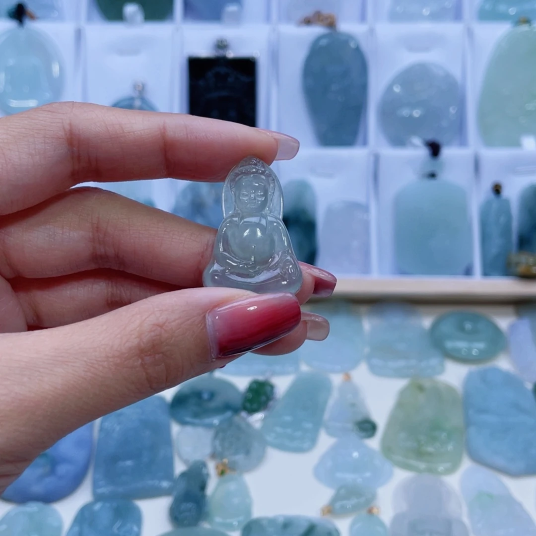 翡翠颈饰未镶嵌呦****?翡翠A货颈饰未镶嵌