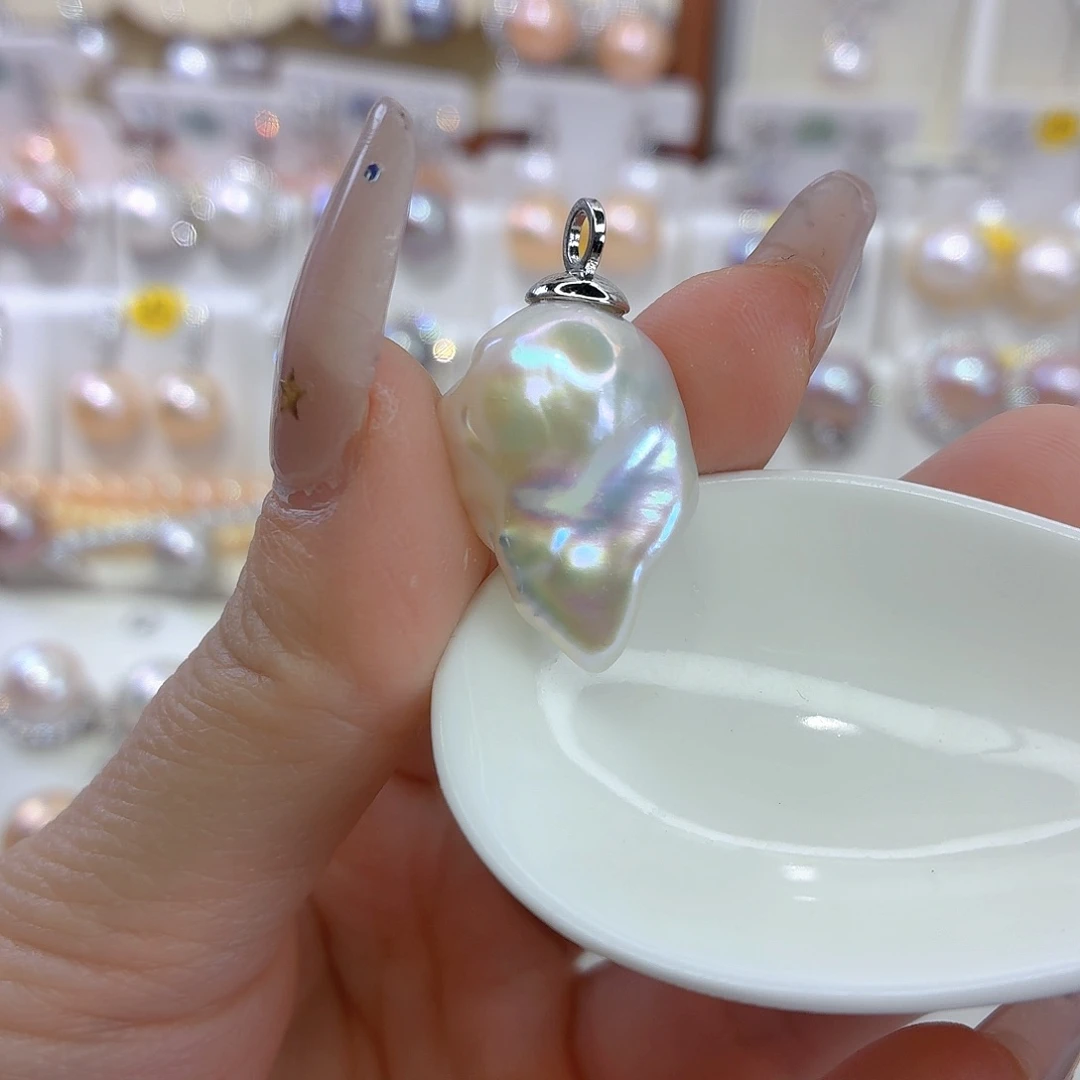 淡水珍珠合金颈饰