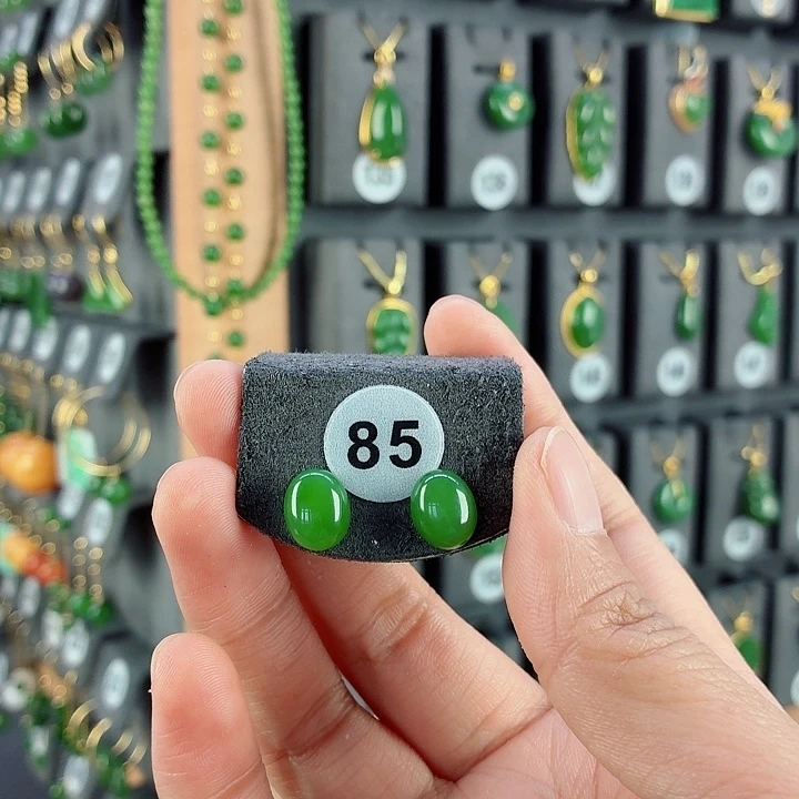 和田玉18K金镶嵌耳饰