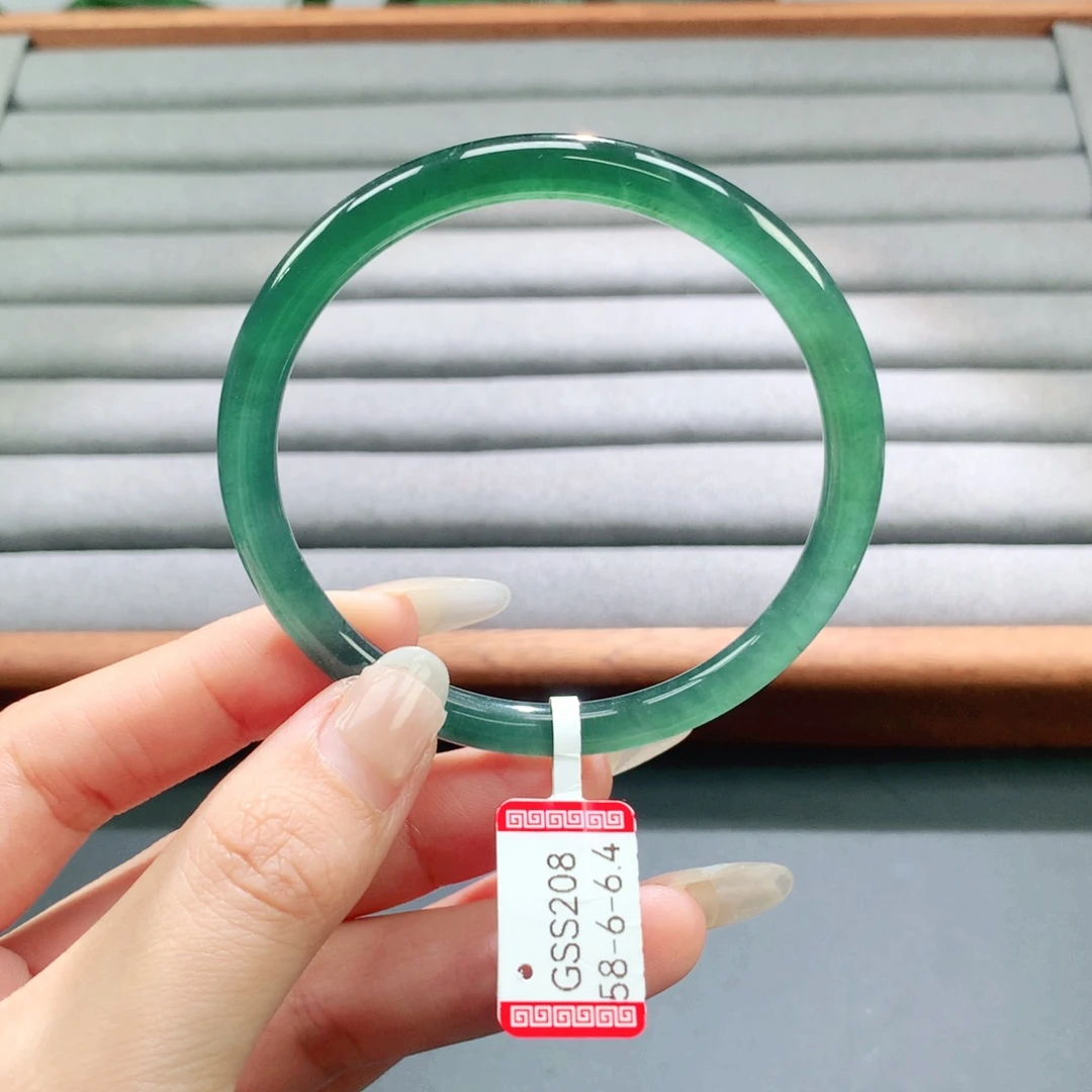 翡翠未镶嵌手镯天然